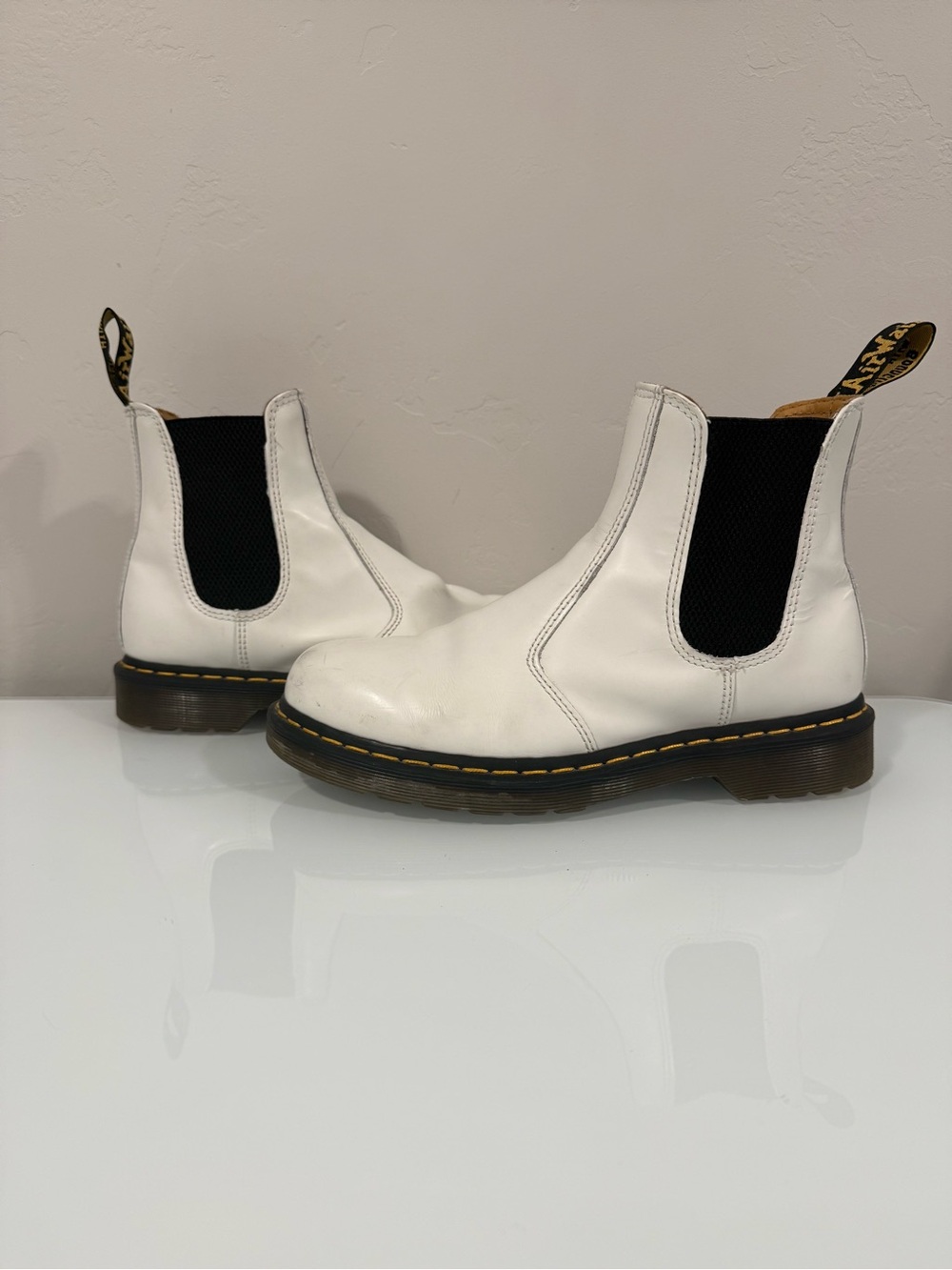 Martens 2976 Chelsea Boots White Leather Black Elastic Men’s US 8/ Women’s US 9